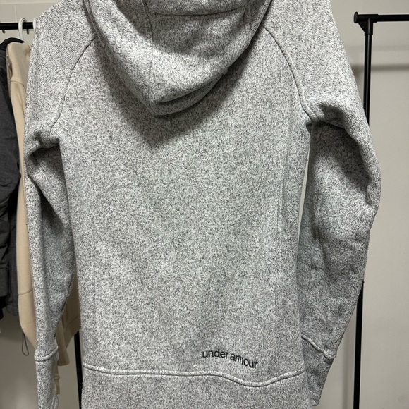 Under Armour Sweater - Picture 4 of 4